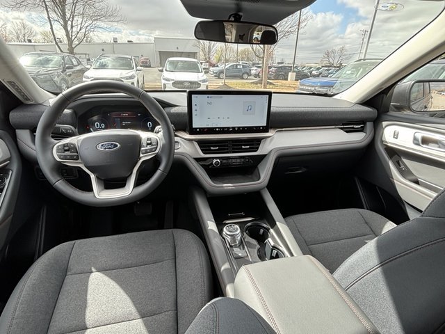 2025 Ford Explorer Active RWD