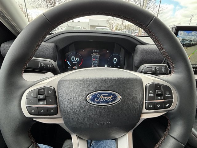 2025 Ford Explorer Active RWD