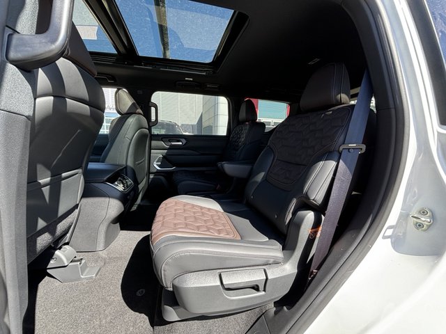 2025 Nissan Armada Platinum 4WD