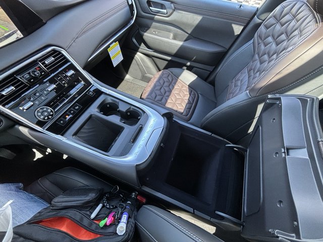 2025 Nissan Armada Platinum 4WD