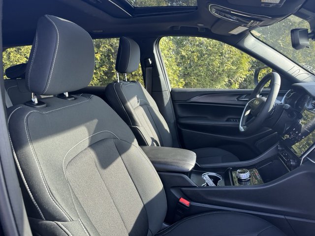 2024 Jeep Grand Cherokee Laredo X 4WD