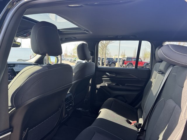 2024 Jeep Grand Cherokee Laredo X 4WD