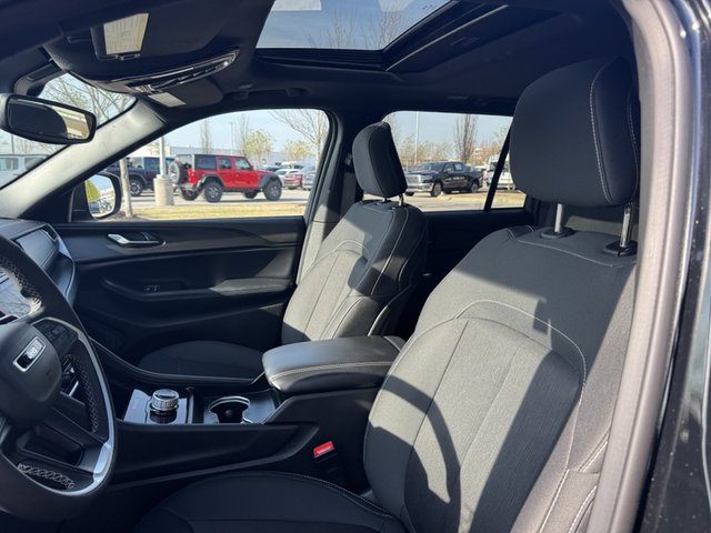 2024 Jeep Grand Cherokee Laredo X 4WD