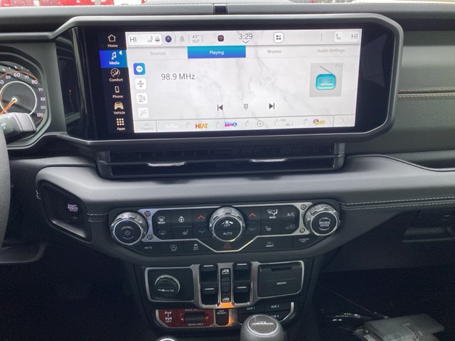 2025 Jeep Gladiator Mojave 4WD