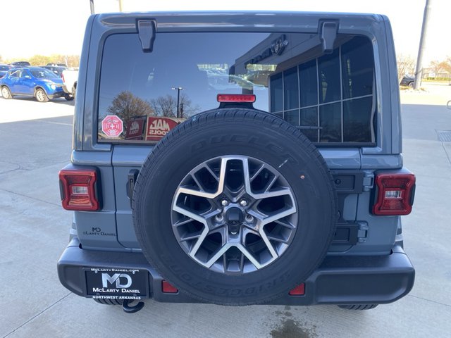 2024 Jeep Wrangler Sahara 4WD