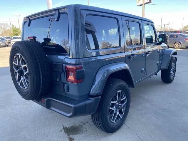 2024 Jeep Wrangler Sahara 4WD