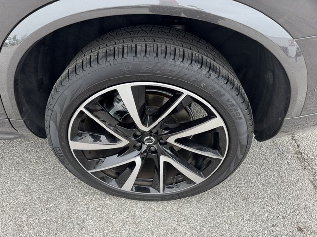 2024 Volvo XC90 Ultimate Bright Theme