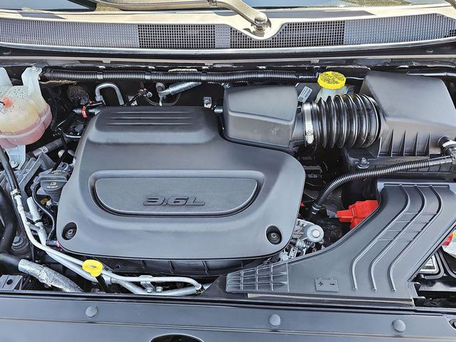 2022 Chrysler Pacifica Limited FWD
