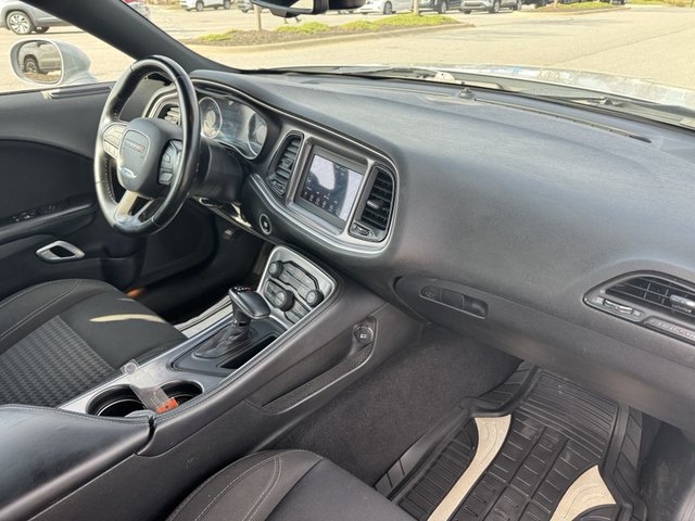 2021 Dodge Challenger SXT RWD