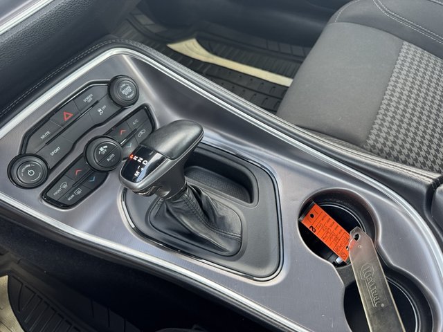 2021 Dodge Challenger SXT RWD