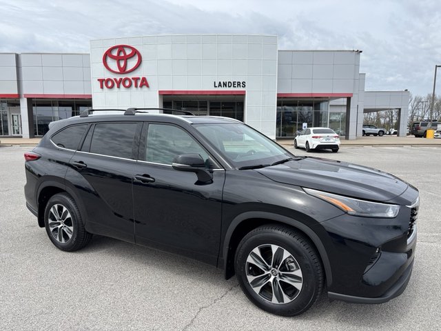 2022 Toyota Highlander XLE FWD