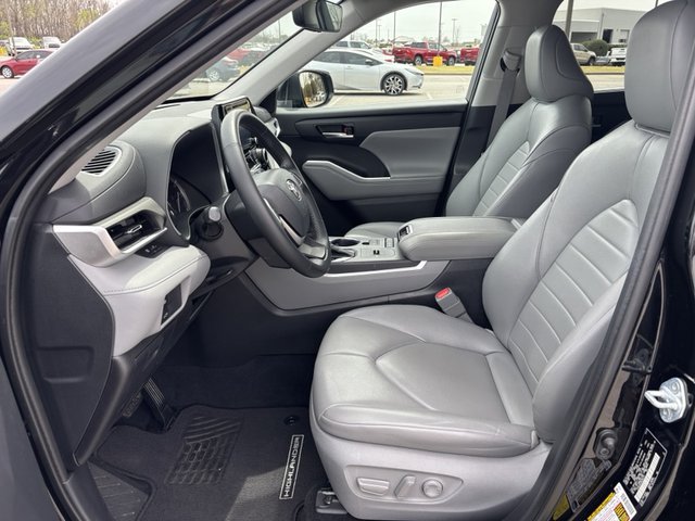 2022 Toyota Highlander XLE FWD