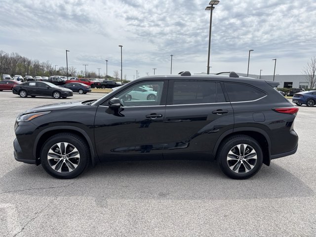 2022 Toyota Highlander XLE FWD