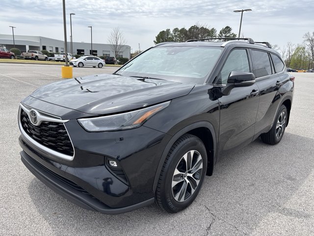 2022 Toyota Highlander XLE FWD