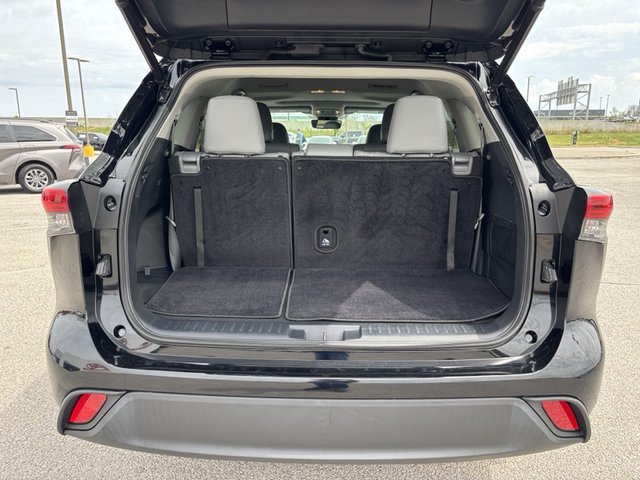 2022 Toyota Highlander XLE FWD