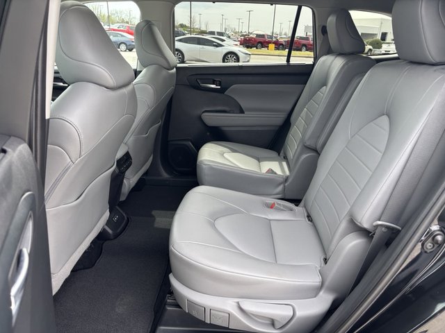 2022 Toyota Highlander XLE FWD