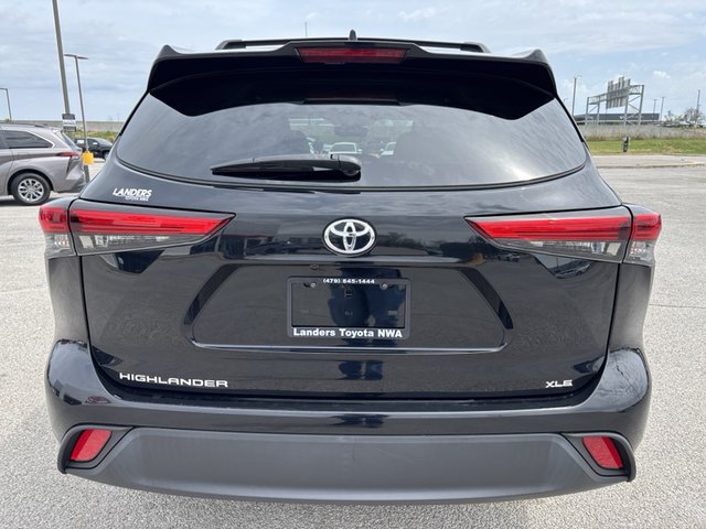 2022 Toyota Highlander XLE FWD