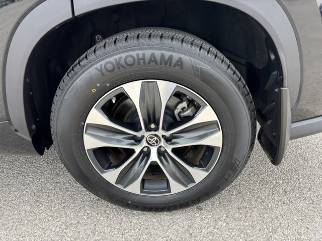 2022 Toyota Highlander XLE FWD