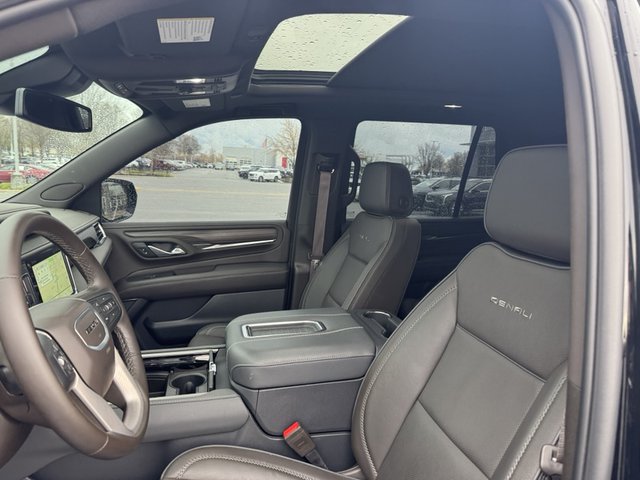 2024 GMC Yukon Denali 4WD