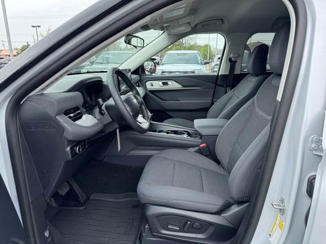 2025 Ford Explorer Active RWD