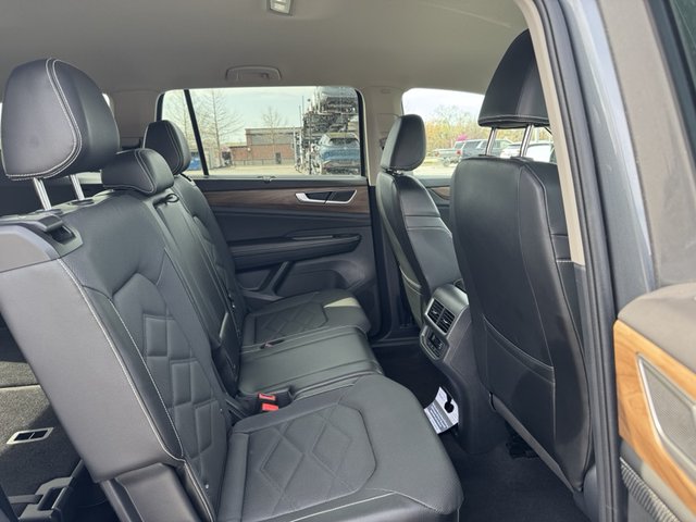 2024 Volkswagen Atlas 2.0T SE w/Tech RWD