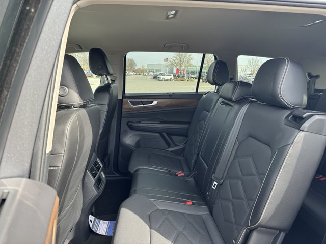 2024 Volkswagen Atlas 2.0T SE w/Tech RWD