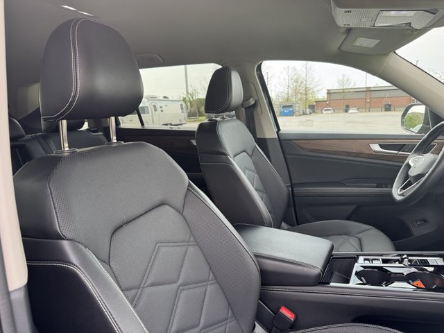 2024 Volkswagen Atlas 2.0T SE w/Tech RWD