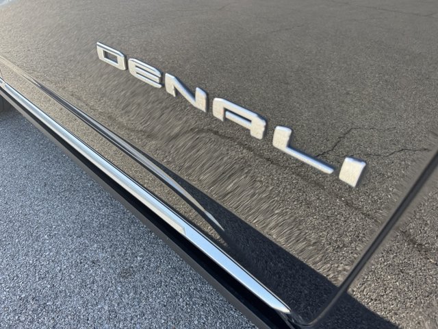 2023 GMC Yukon Denali 4WD