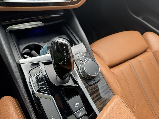 2018 BMW 5 Series 540i