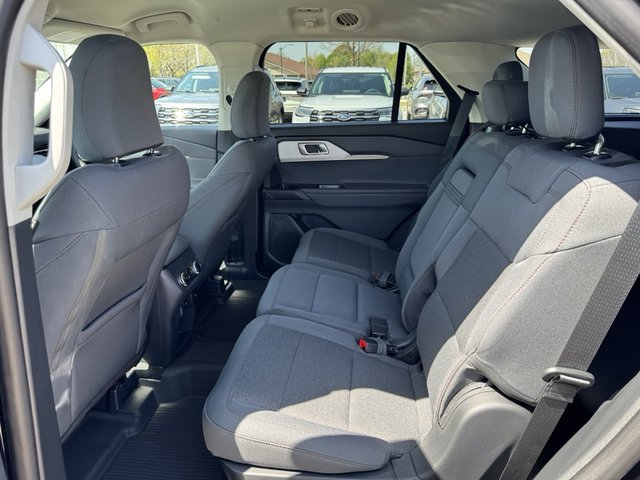 2025 Ford Explorer Active RWD
