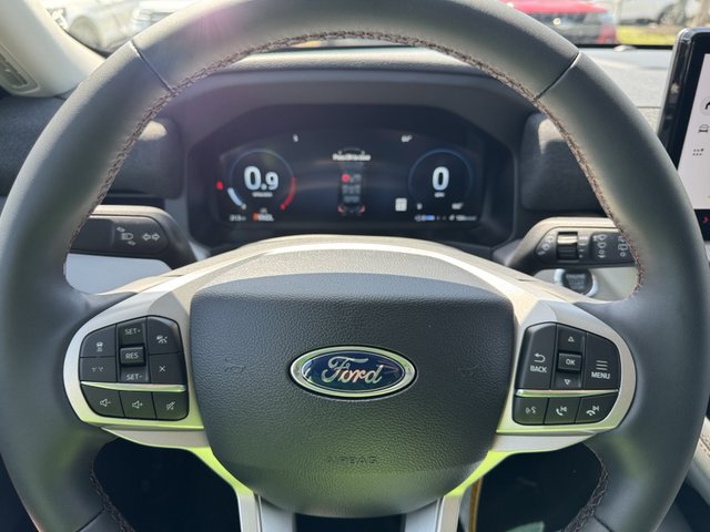 2025 Ford Explorer Active RWD