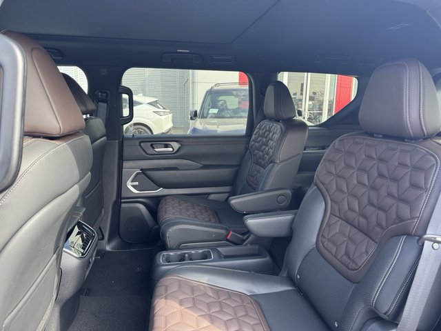 2025 Nissan Armada Platinum 4WD
