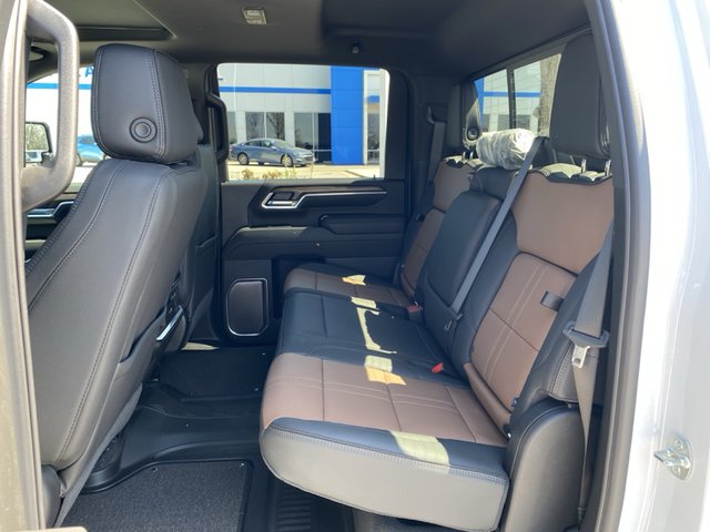 2025 Chevrolet Silverado 3500HD High Country 4WD 172WB