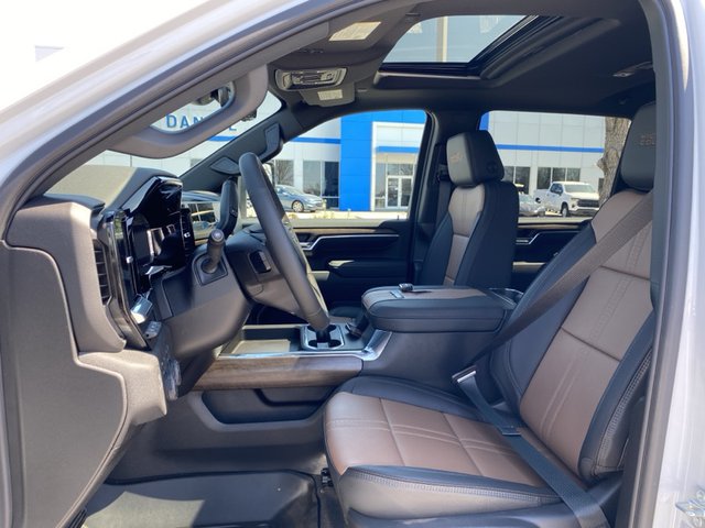 2025 Chevrolet Silverado 3500HD High Country 4WD 172WB