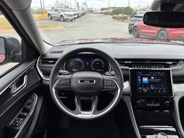 2023 Jeep Grand Cherokee Laredo 4WD L