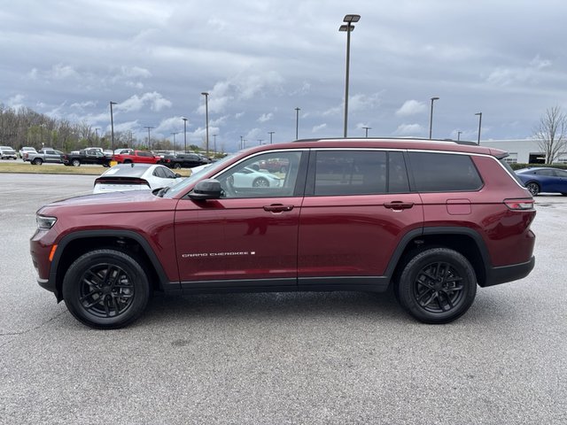 2023 Jeep Grand Cherokee Laredo 4WD L
