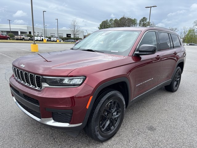 2023 Jeep Grand Cherokee Laredo 4WD L