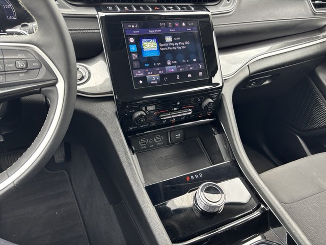 2023 Jeep Grand Cherokee Laredo 4WD L