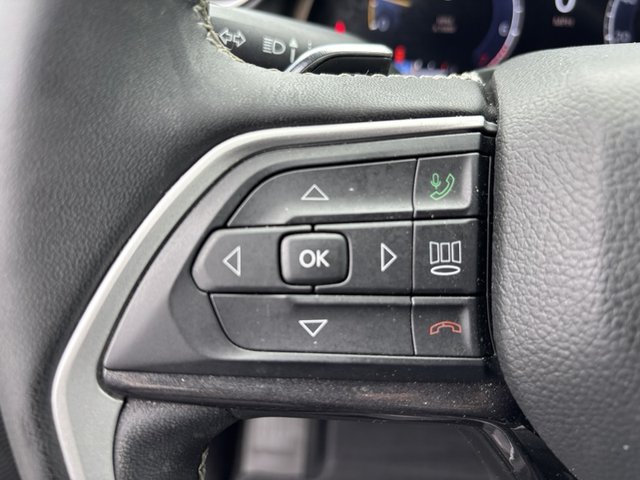 2023 Jeep Grand Cherokee Laredo 4WD L