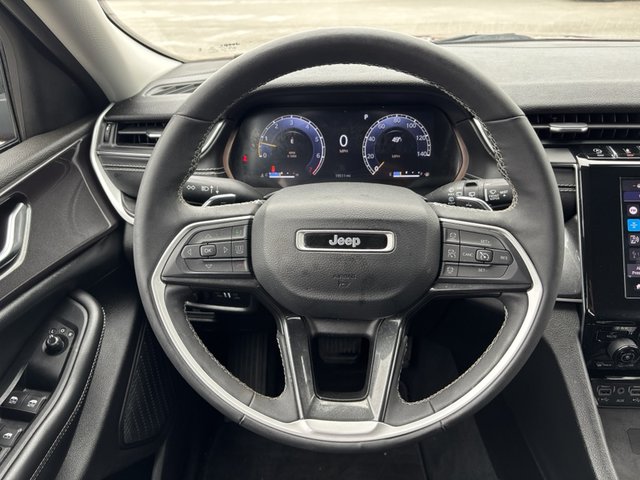 2023 Jeep Grand Cherokee Laredo 4WD L
