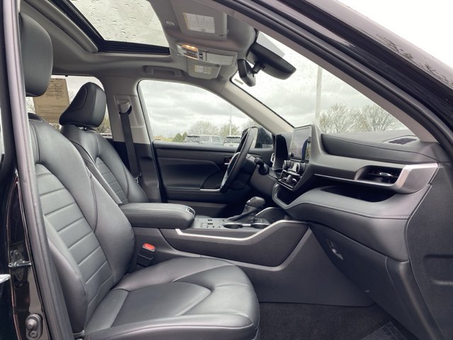 2024 Toyota Highlander LE FWD