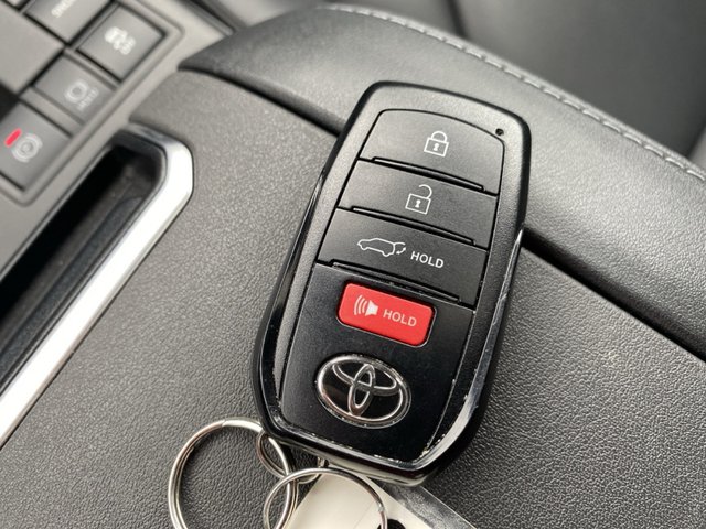 2024 Toyota Highlander LE FWD