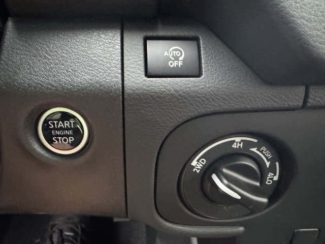 2025 Nissan Frontier PRO-4X 4WD