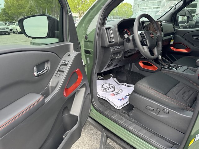 2025 Nissan Frontier PRO-4X 4WD