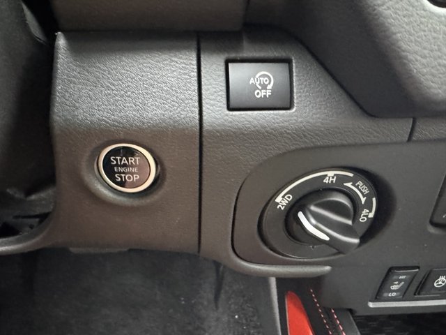 2025 Nissan Frontier PRO-4X 4WD