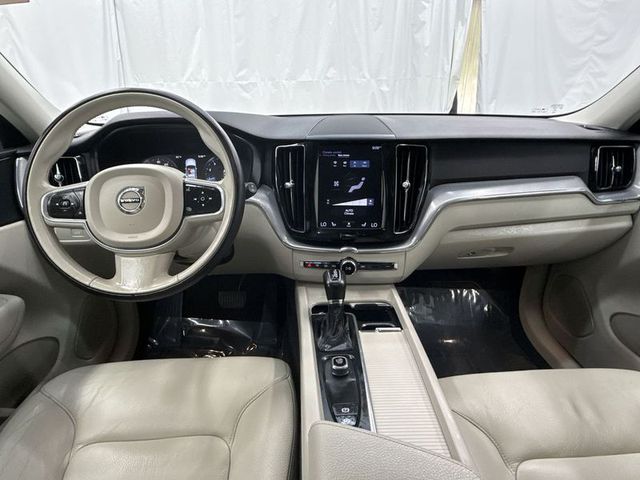 2018 Volvo XC60 T6 Momentum