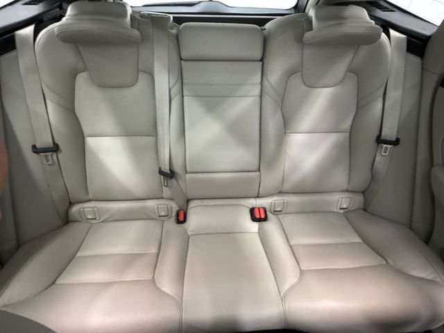 2018 Volvo XC60 T6 Momentum