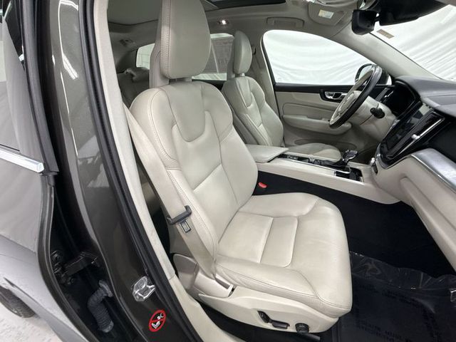 2018 Volvo XC60 T6 Momentum
