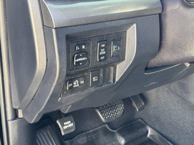 2018 Toyota Tundra SR5 4WD 5.7L V8