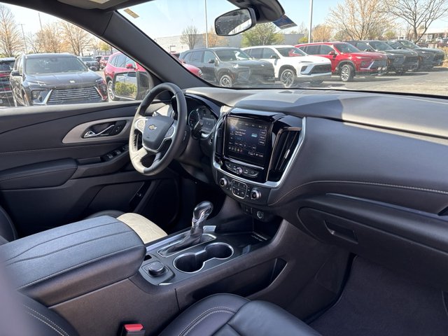 2022 Chevrolet Traverse LT Leather AWD